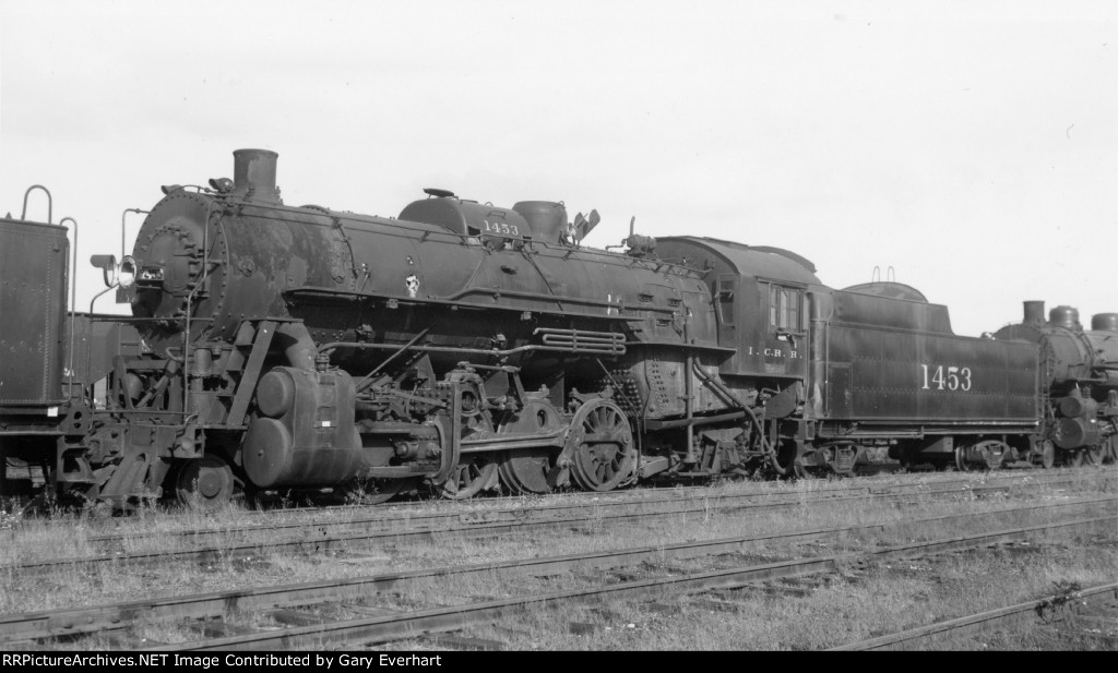 IC 2-8-2 #1453 - Illinois Central 